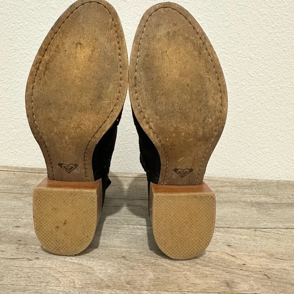 ROXY Lexie J black suede leather rivet ankle boots Size 8 Western - Picture 6 of 6